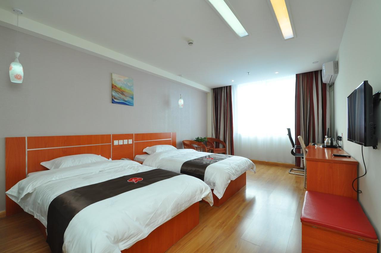 Thank Inn Chain Hotel West Eleven Road Mall Linyi  Exterior photo